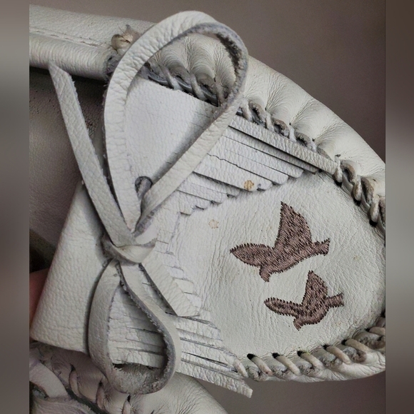 Minnetonka × Lottie Moss Embroidered Dove Moccasins Womens Size 9.5 - Picture 11 of 11